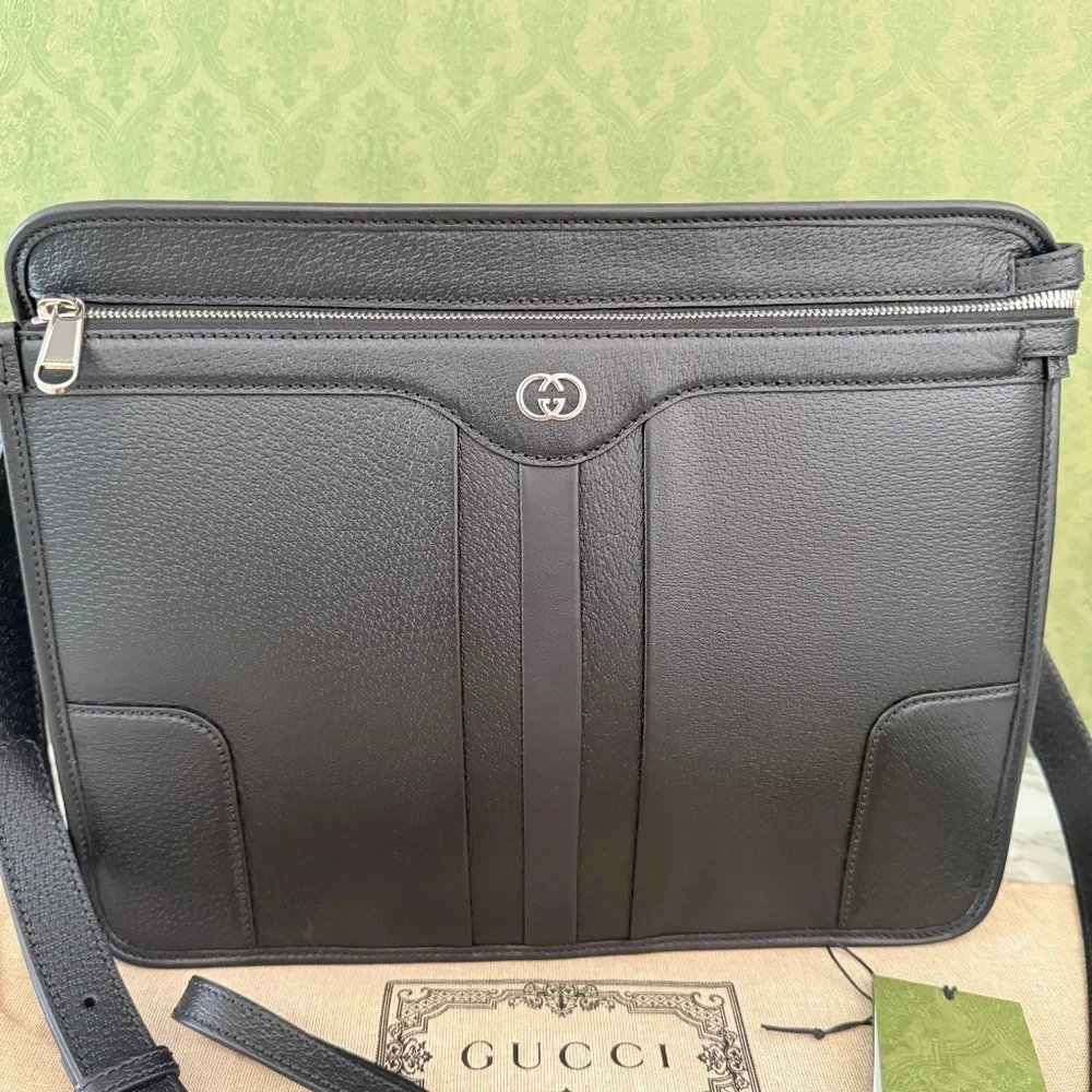 Gucci 735111 Unisex Black‎ Saffiano Leather Messenger Bag